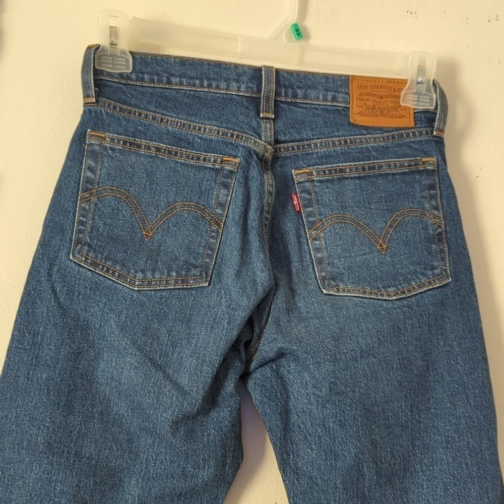 Levi's Women's Wedgie Fit Jeans - Picture 6 of 12